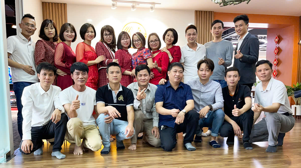 Đội Ngũ Nhân Viên